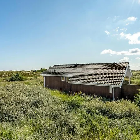 Beautiful In Frostrup With Kitchen Holiday home Lild Strand